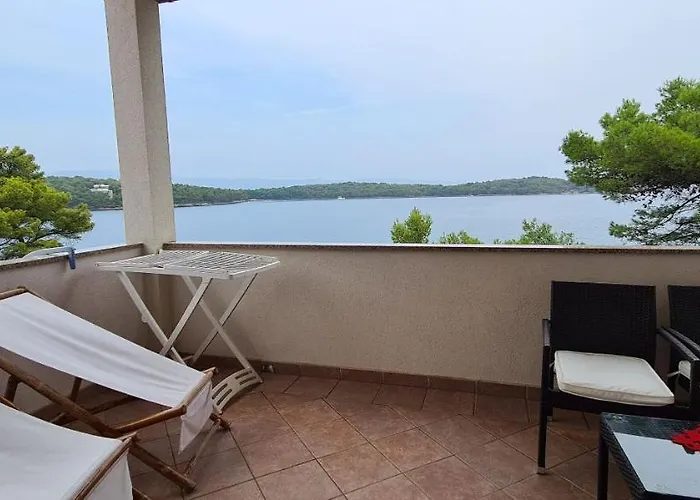 Apartment Nikola Jelsa (Hvar)