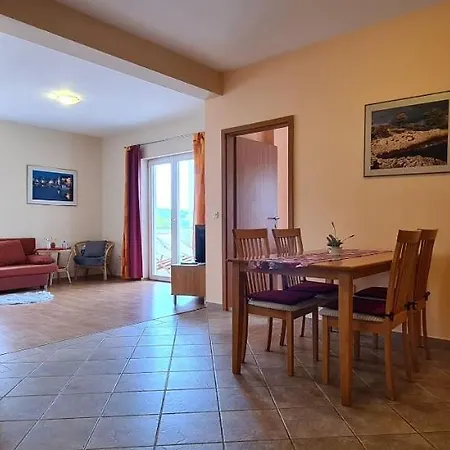 Nikola Appartement *