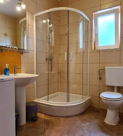 Nikola Apartment