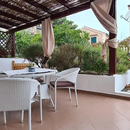 Nikola Apartment
