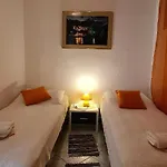 Nikola Apartman